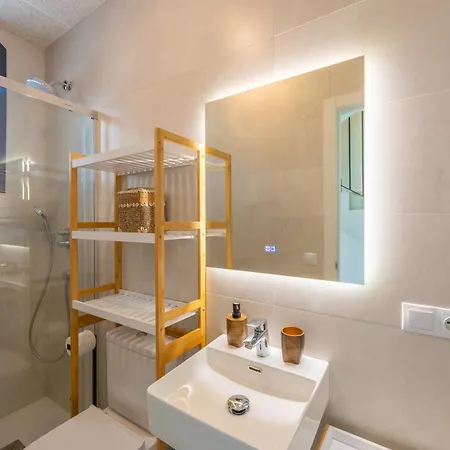 Comfort, Space, Terraces & Great Views Apartment *