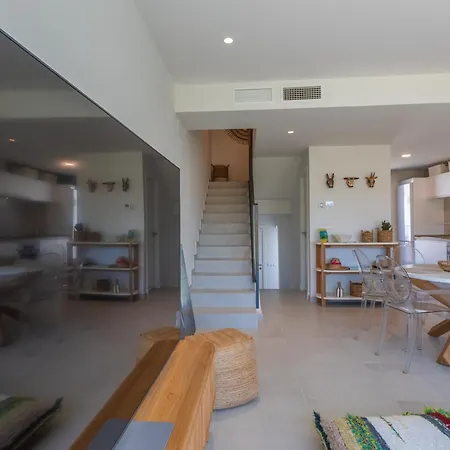 Comfort, Space, Terraces & Great Views Apartment