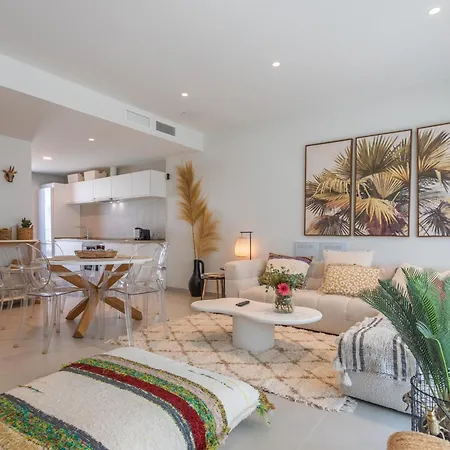 Apartment Comfort, Space, Terraces & Great Views *